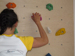 Übung an Kletterwand